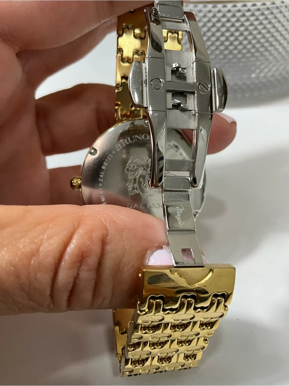 BRUNO MAGLI Isabella 1101 Swiss Quartz Gold Tone M Link Bracelet Watch